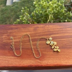 Gold Flower Pendant Necklace